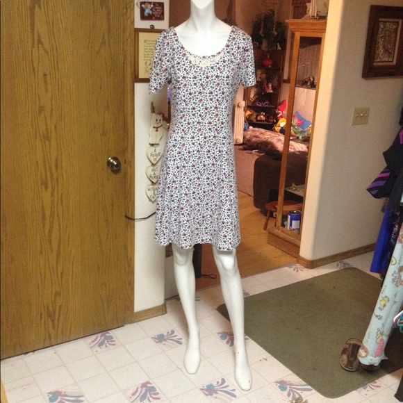 Dress - Picture 2 of 4